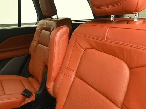 Used 2025 Lincoln Aviator Reserve w/ Equipment Group 201A AWD/4WD image 11