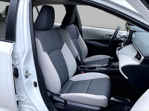 Used 2024 Toyota Corolla LE FWD image 9