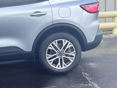 Used 2022 Ford Escape SEL image 19