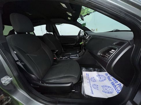 Used 2012 Chrysler 200 LX FWD image 26