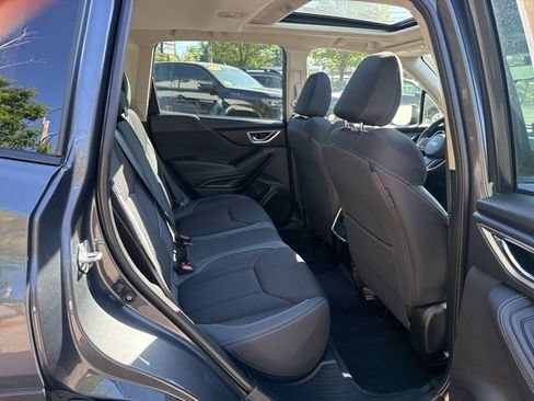 Used 2022 Subaru Forester Premium AWD/4WD image 12