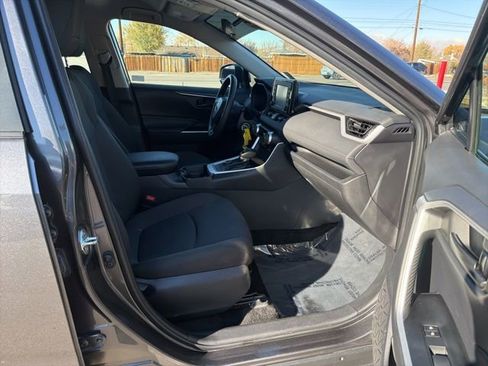 Used 2021 Toyota RAV4 LE image 23