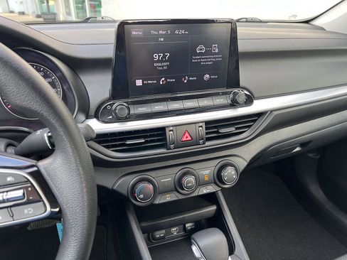 Used 2022 Kia Forte LXS image 14