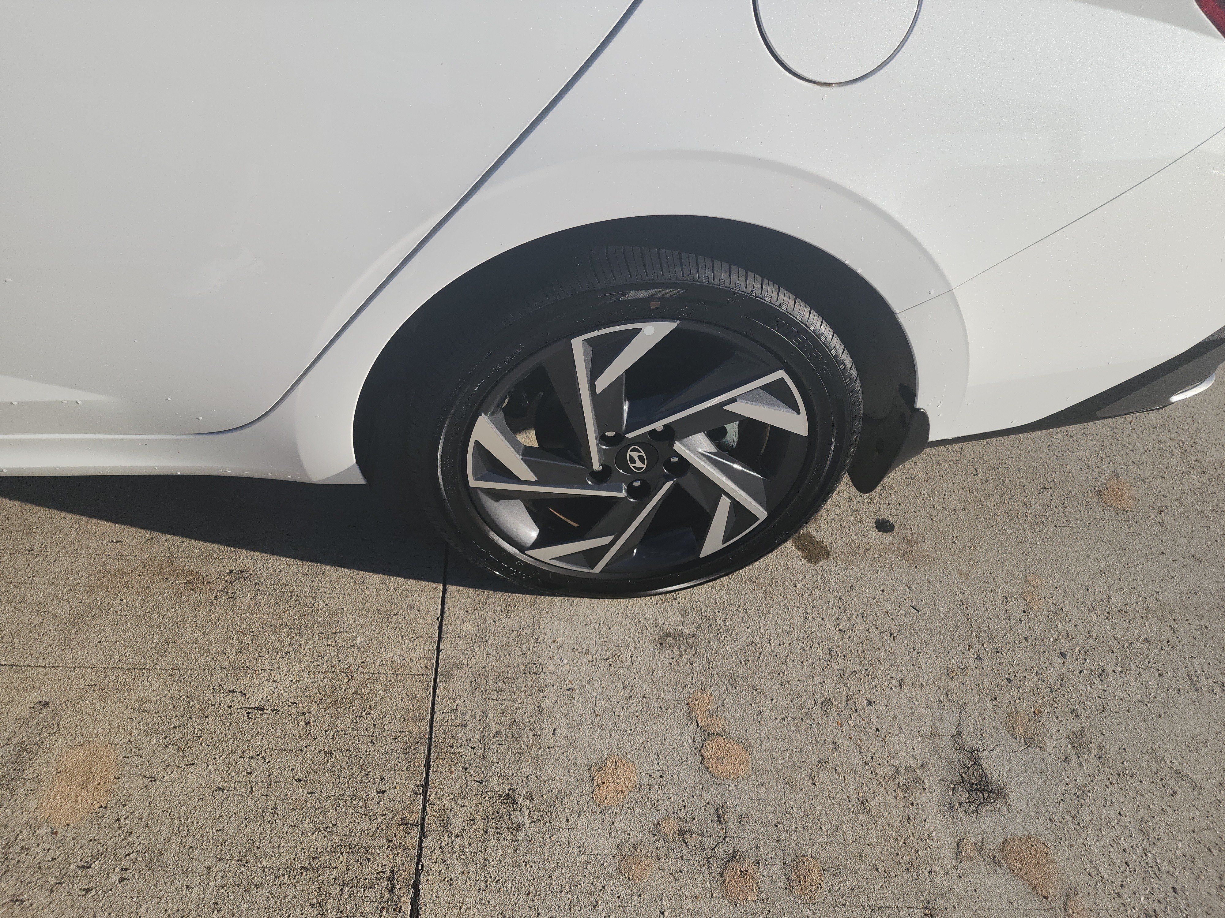 Used 2025 Hyundai Elantra SEL FWD image 19