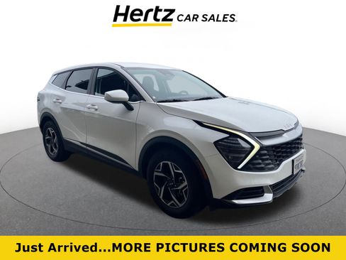 Used 2025 Kia Sportage LX image 1