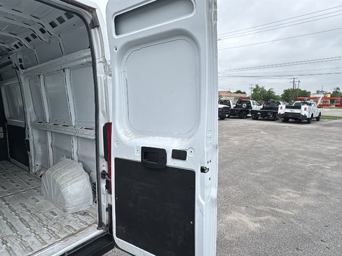 Used 2025 RAM ProMaster 2500 w/ Convenience Group FWD image 24