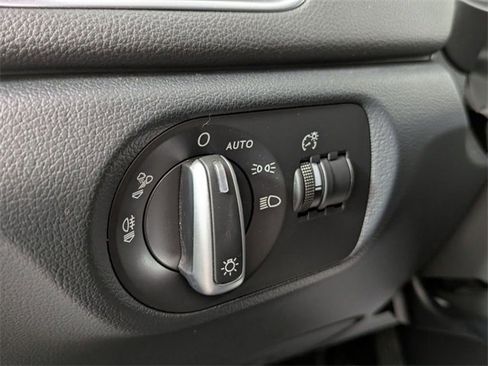 Used 2018 Audi Q3 2.0T Premium image 14