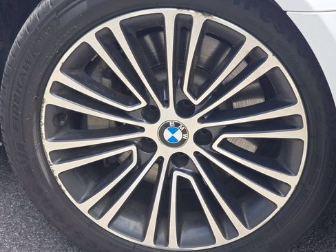 Used 2017 BMW 530i xDrive AWD/4WD image 8