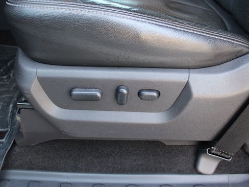 Used 2013 Ford F350 Lariat w/ Lariat Interior Pkg image 27