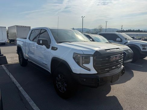 Used 2025 GMC Sierra 1500 AT4X image 1