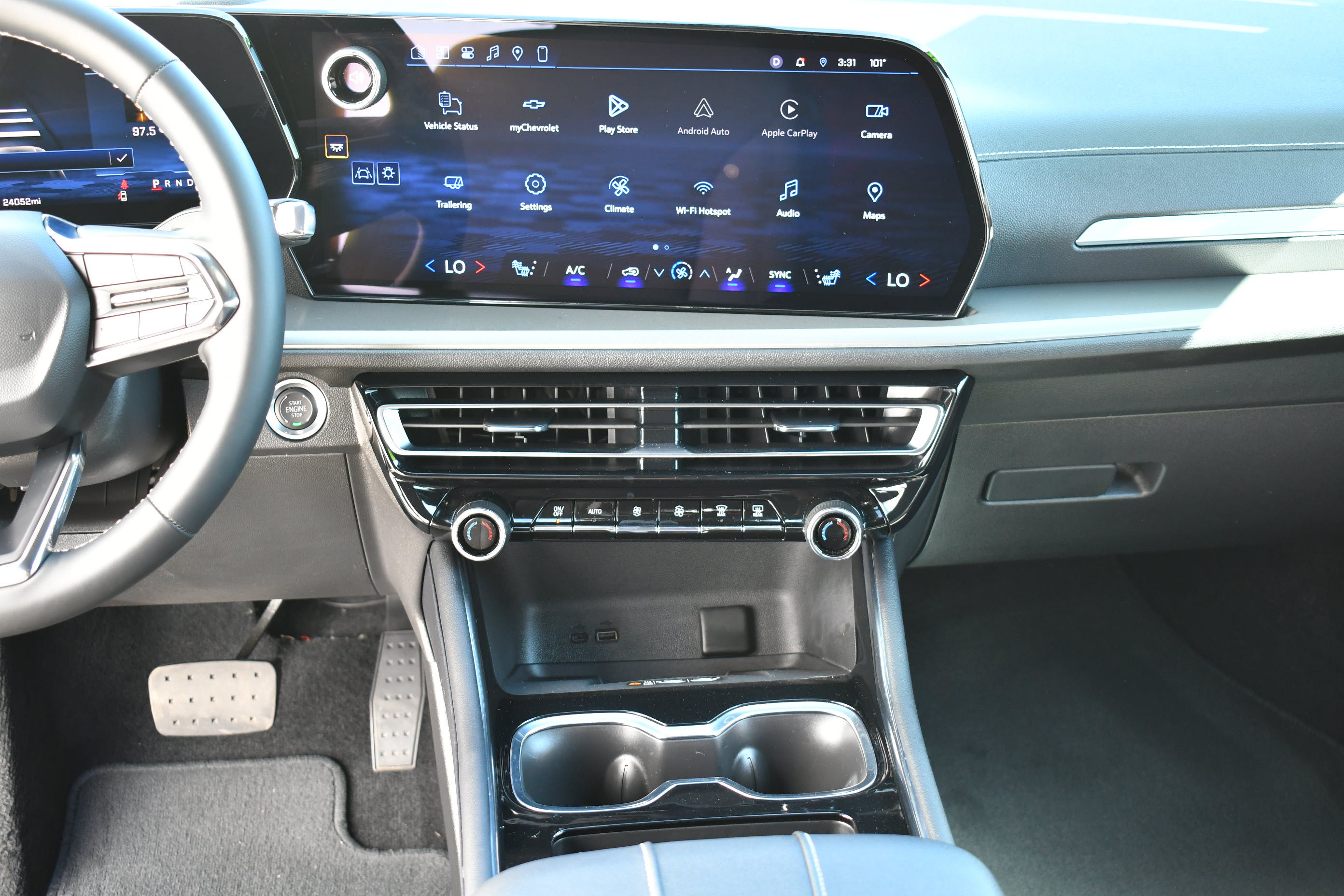 Used 2026 Chevrolet Traverse LT w/ Driver Confidence Package FWD image 5