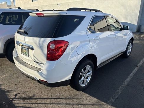 Used 2011 Chevrolet Equinox LT image 2