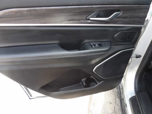 Used 2021 Jeep Grand Cherokee L Limited w/ Trailer Tow Group (B) AWD/4WD image 11