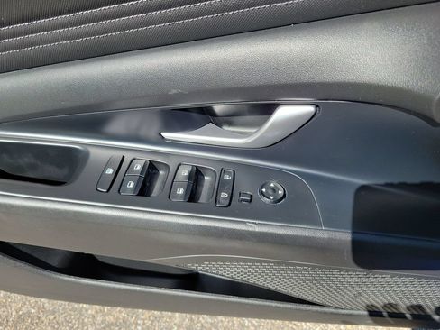 Used 2023 Hyundai Elantra Limited FWD image 30