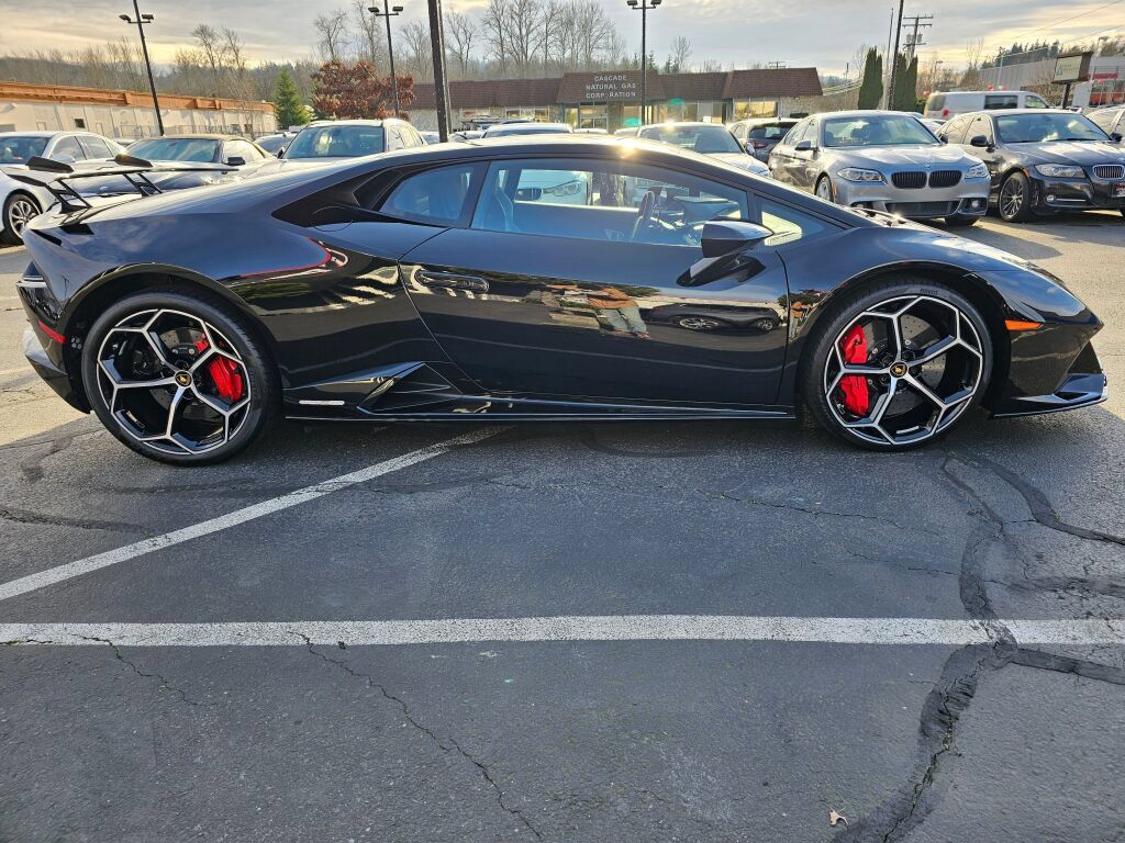 Used 2020 Lamborghini Huracan EVO AWD/4WD image 6