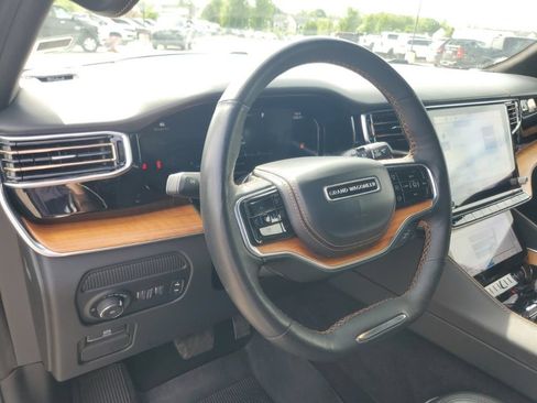 Used 2024 Jeep Grand Wagoneer L Series III AWD/4WD image 12