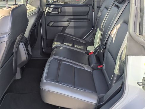 Used 2025 Ford Bronco Outer Banks AWD/4WD image 10