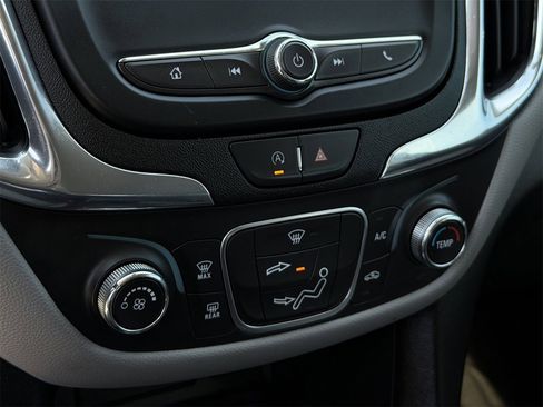 Used 2023 Chevrolet Equinox LT image 20