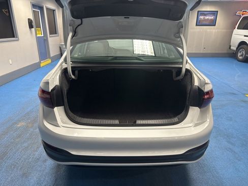 Used 2024 Volkswagen Jetta S image 8