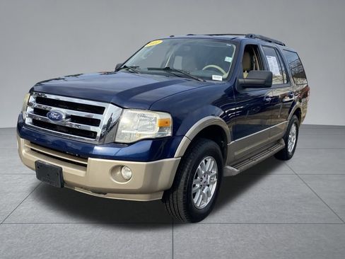 Used 2011 Ford Expedition XLT w/ 201A Rapid Spec Order Code image 2