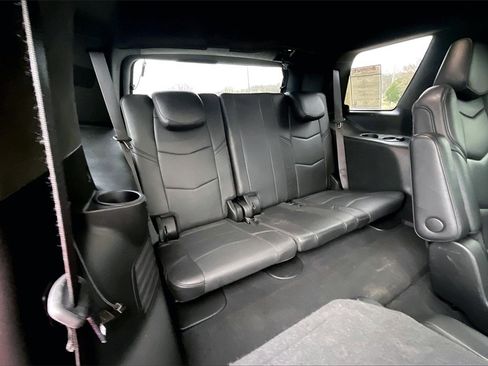 Used 2020 Cadillac Escalade Platinum image 27