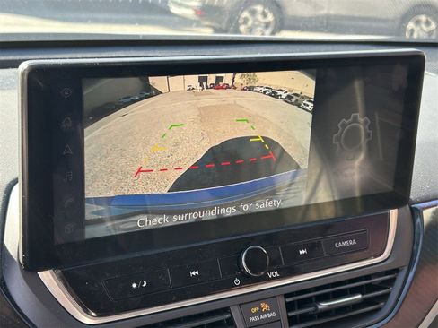 Certified 2023 Nissan Altima 2.5 SR w/ SR Premium Package image 8