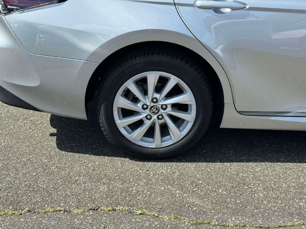 Used 2021 Toyota Camry LE AWD/4WD image 10
