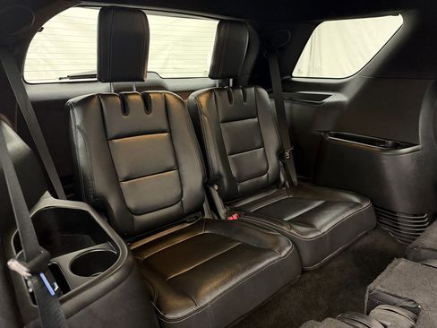 Used 2016 Ford Explorer Limited image 31