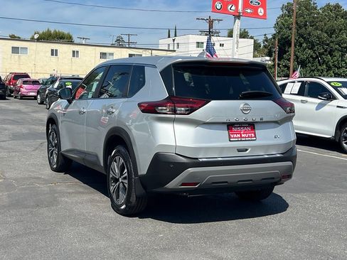 Used 2023 Nissan Rogue SV FWD image 4