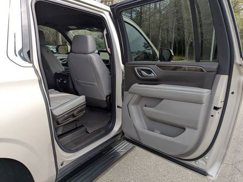 Used 2022 GMC Yukon XL SLE w/ Gmc Pro Safety Plus Package image 39