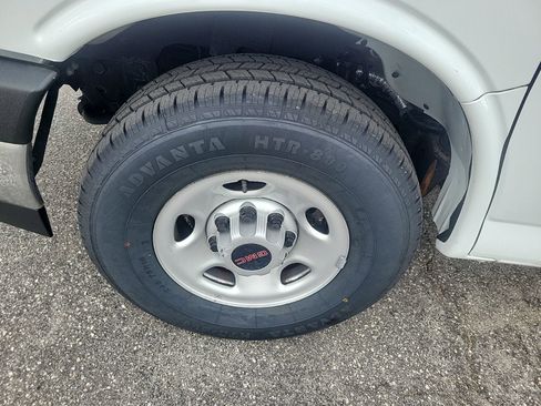 Used 2023 GMC Savana 3500 w/ Power Convenience Package image 9