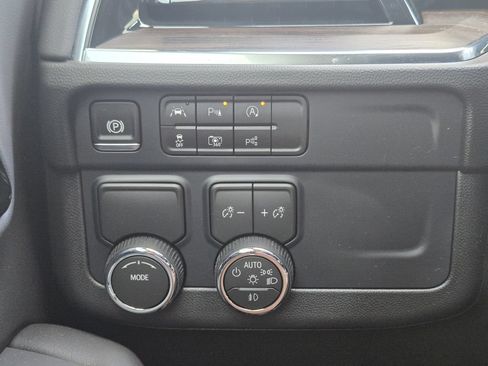 Used 2026 Chevrolet Tahoe LT w/ Comfort Package RWD image 24