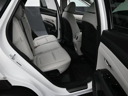 Used 2025 Hyundai Tucson Limited FWD image 14