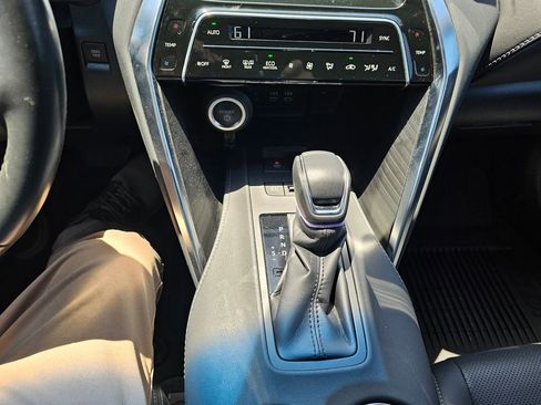 Used 2024 Toyota Venza Limited AWD/4WD image 20