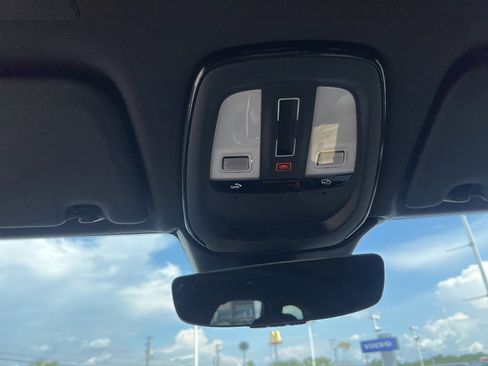 Certified 2024 Volvo XC60 T8 Ultimate w/ Climate Package image 26