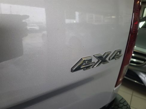 Used 2016 RAM 1500 Classic SLT w/ SLT Plus D￩cor Group image 28