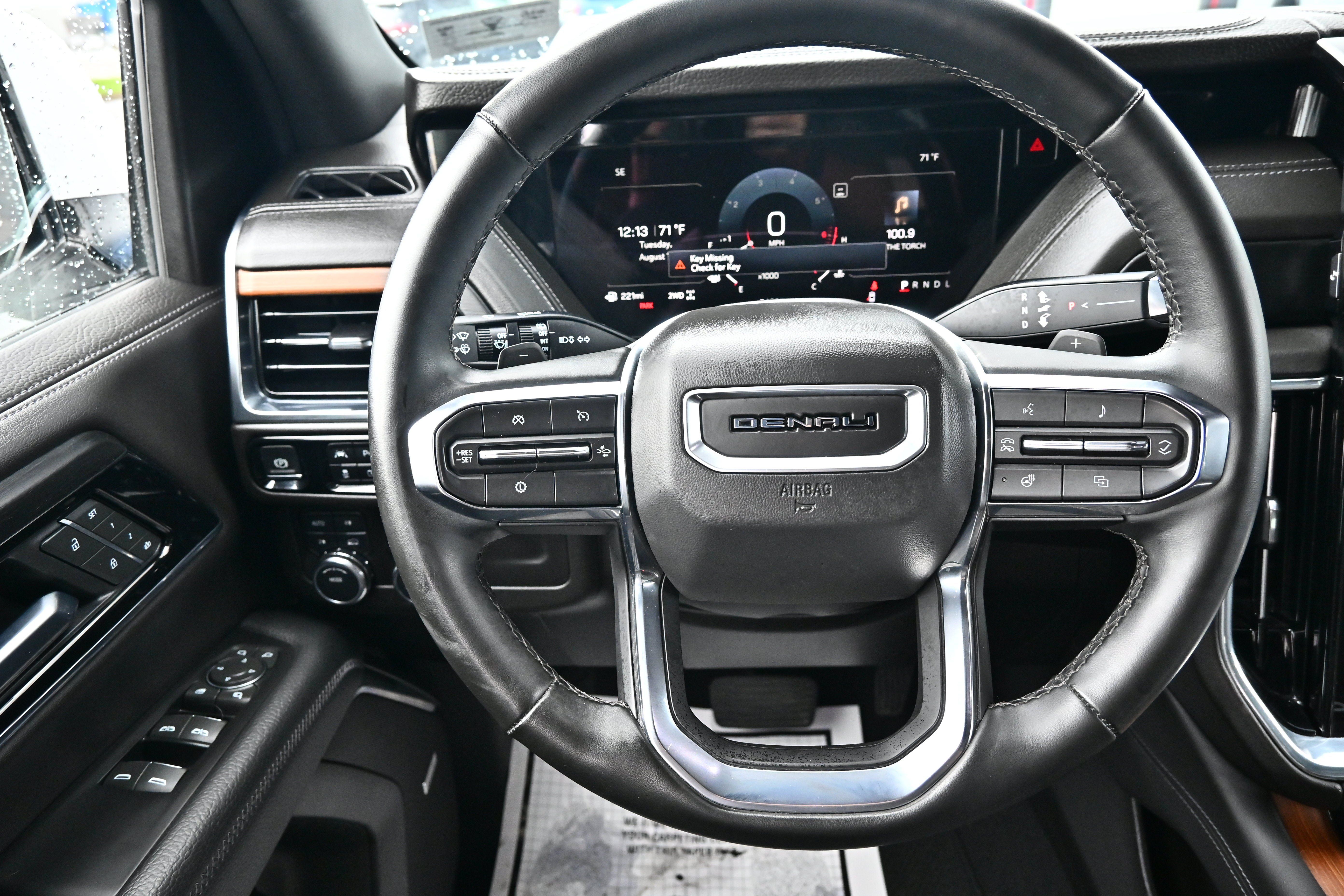 Used 2025 GMC Yukon Denali AWD/4WD image 20