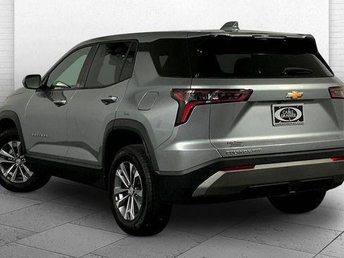 Used 2025 Chevrolet Equinox LT image 11