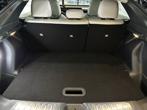 New 2026 Nissan Leaf Platinum+ w/ Illuminated Package FWD image 16