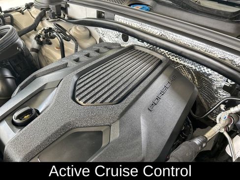 Used 2023 Porsche Macan Turbo AWD/4WD image 12