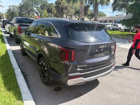 Used 2025 Kia Sorento EX w/ Panoramic Sunroof Package FWD image 7