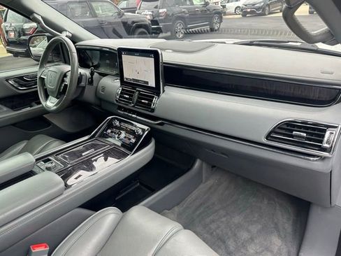 Used 2019 Lincoln Navigator L Reserve image 32