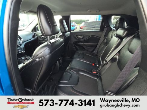 Used 2022 Jeep Cherokee Trailhawk w/ Trailer Tow Group AWD/4WD image 28