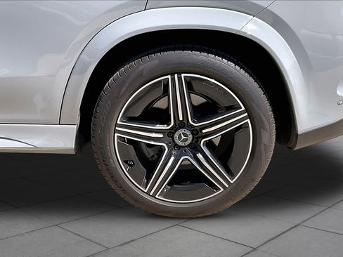 Used 2024 Mercedes-Benz GLE 580 4MATIC image 11