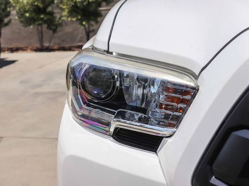 Used 2016 Toyota Tacoma TRD Off-Road w/ Towing Package RWD image 10