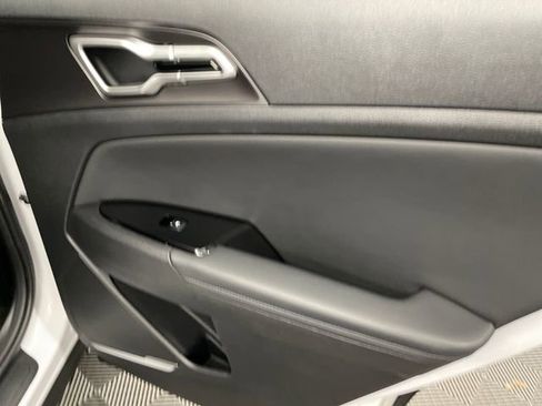 Certified 2024 Kia Sportage EX image 29