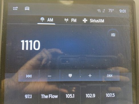 Used 2024 Ford Edge SEL image 25