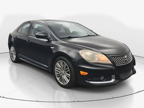 Used 2012 Suzuki Kizashi Sport GTS image 2