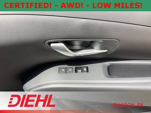 Certified 2025 Hyundai Santa Cruz SE image 17