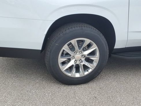 New 2026 Chevrolet Suburban Premier AWD/4WD image 5